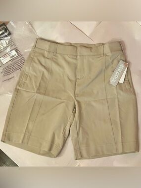 NWT Women's 32°Degrees Flat-Front Performance Shorts Khaki, Zipping Pockets Sz 8